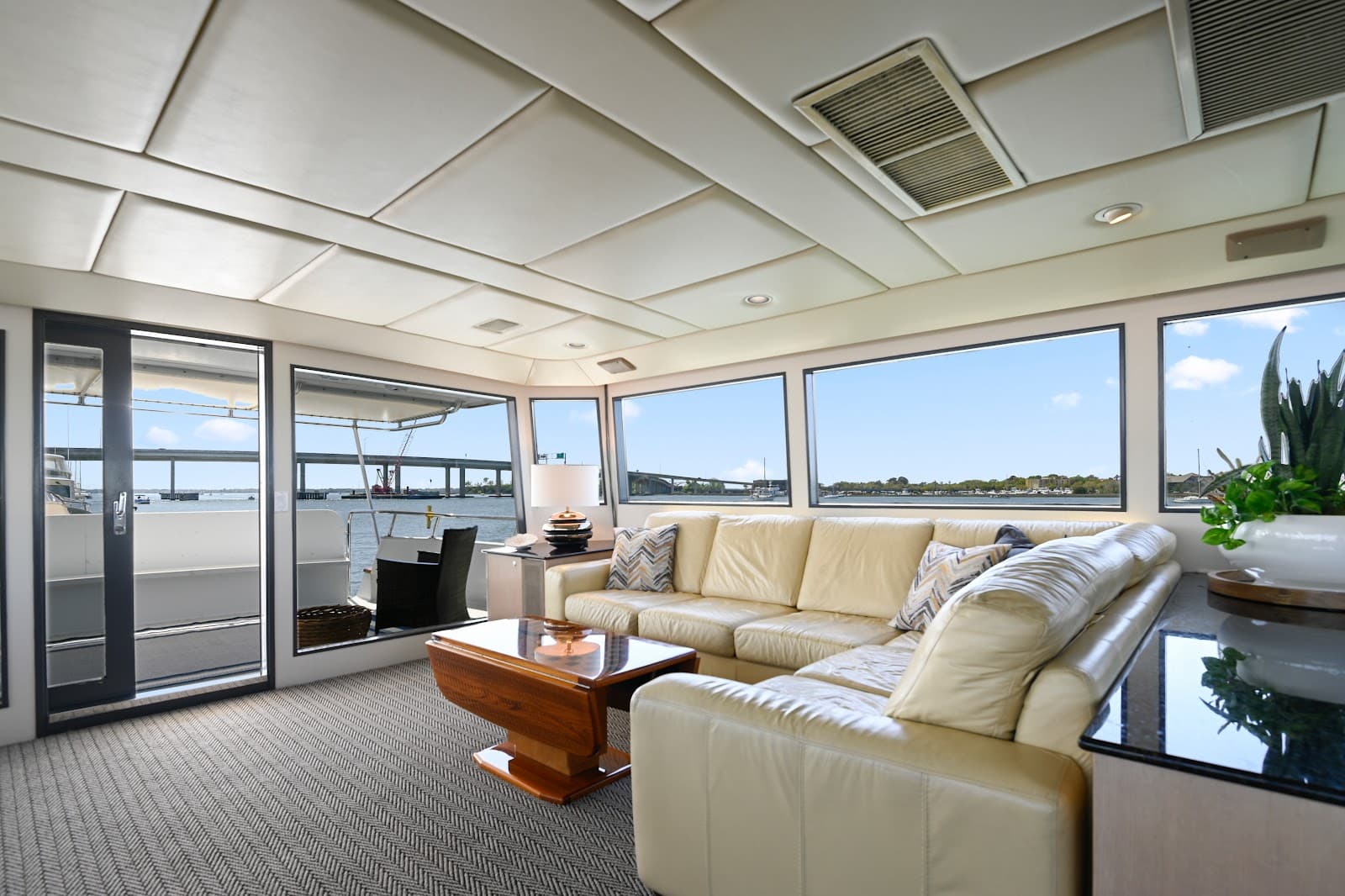 Charleston Super Yacht Charter — photo 1