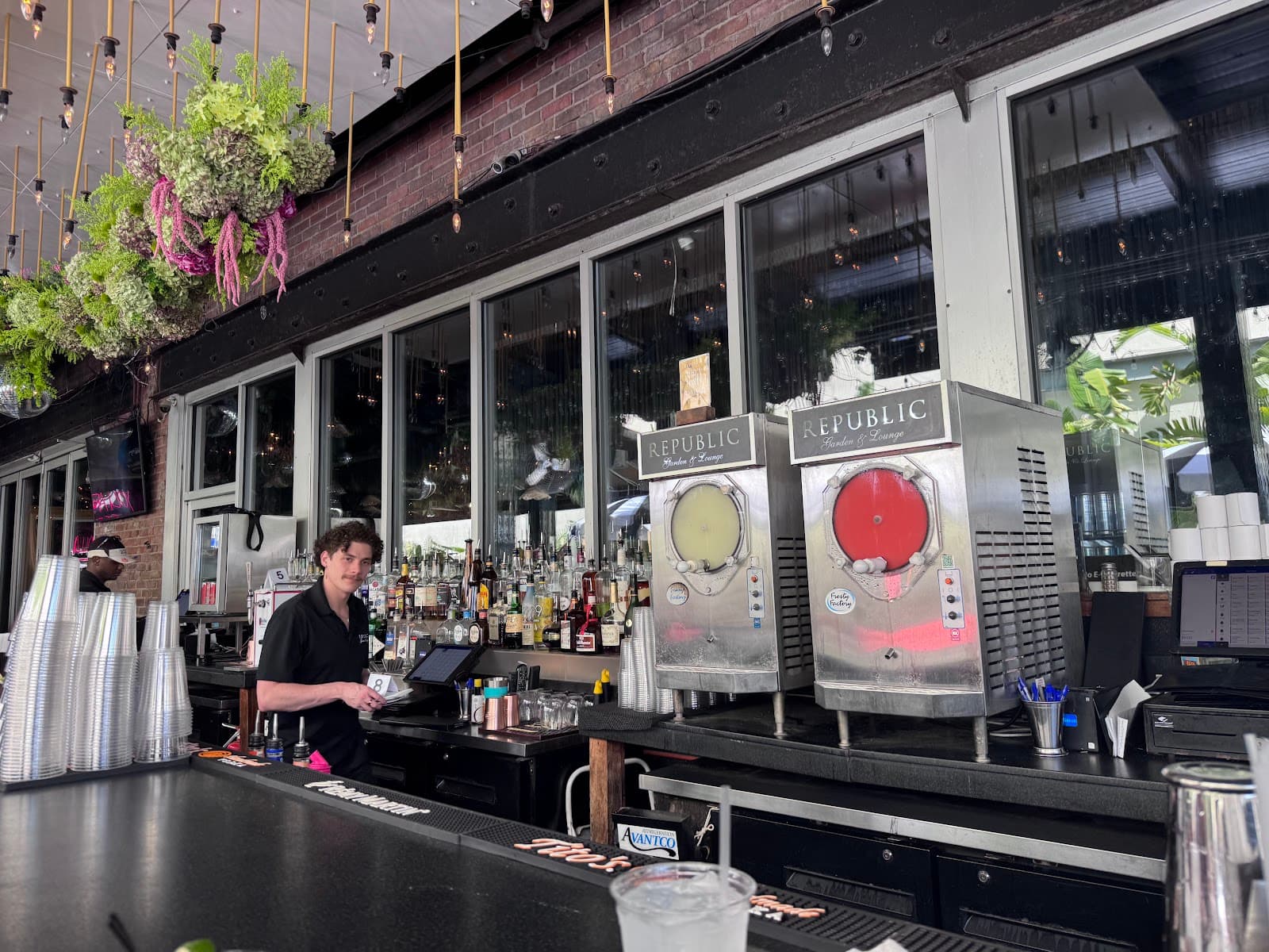 Republic Garden & Lounge