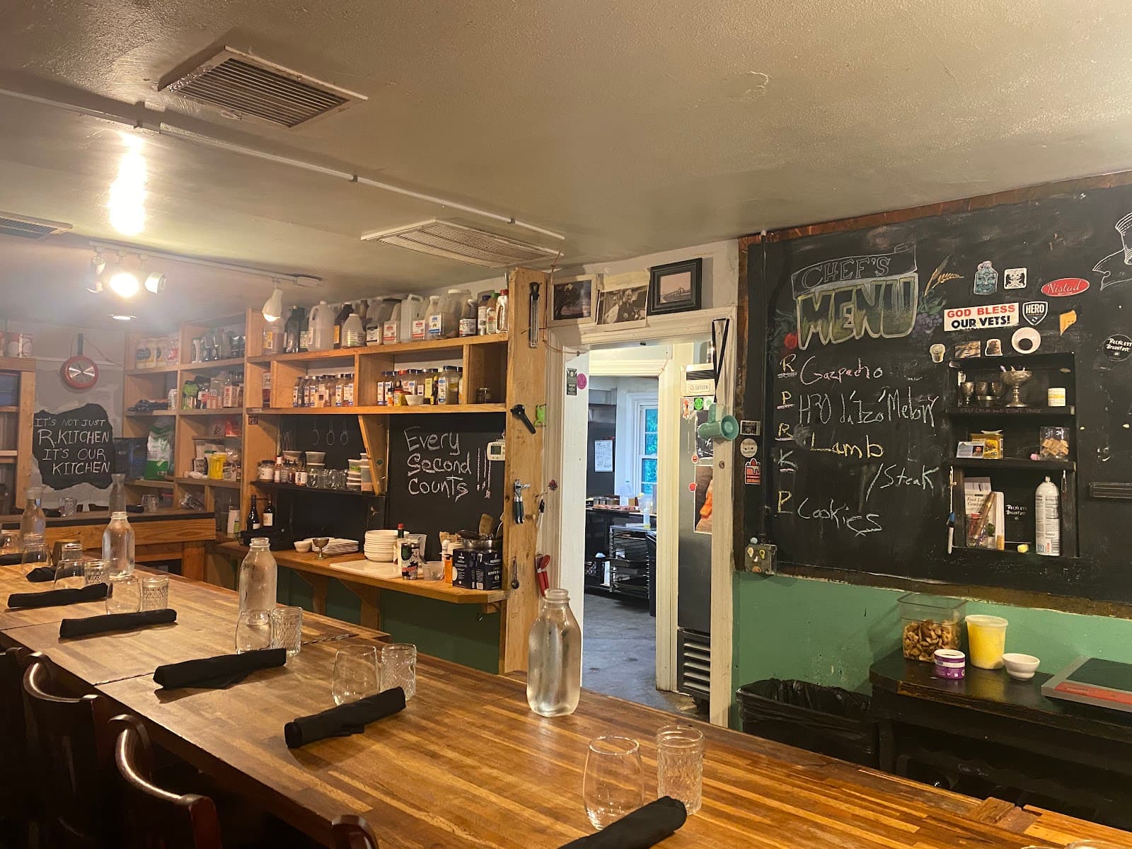 R Kitchen