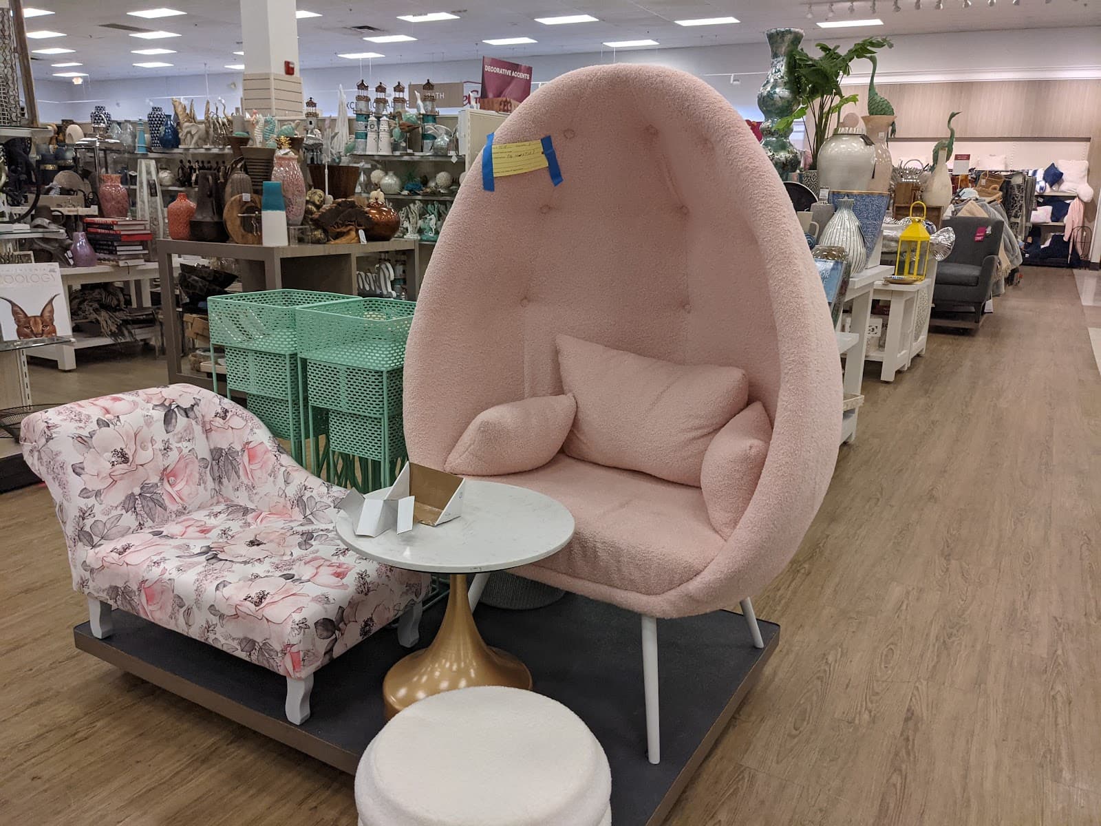 Marshalls & HomeGoods — photo 1