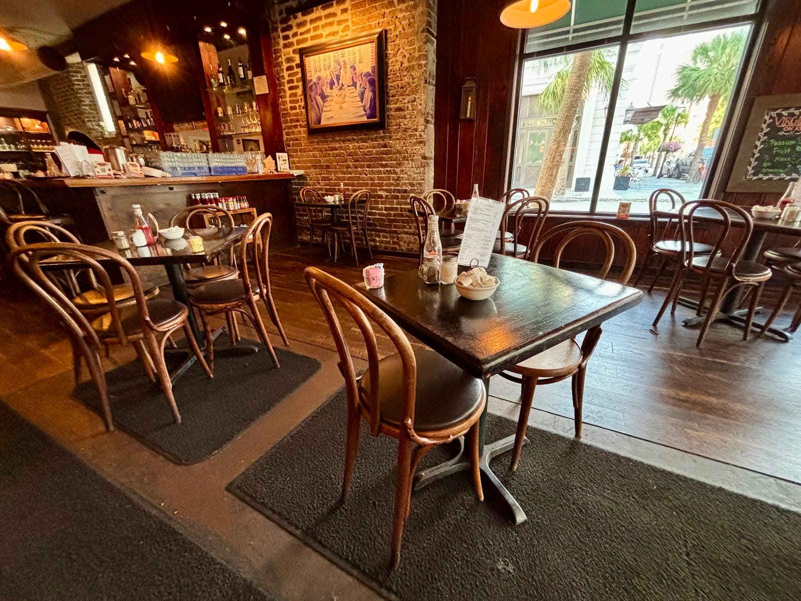 Virginia's On King — photo 1