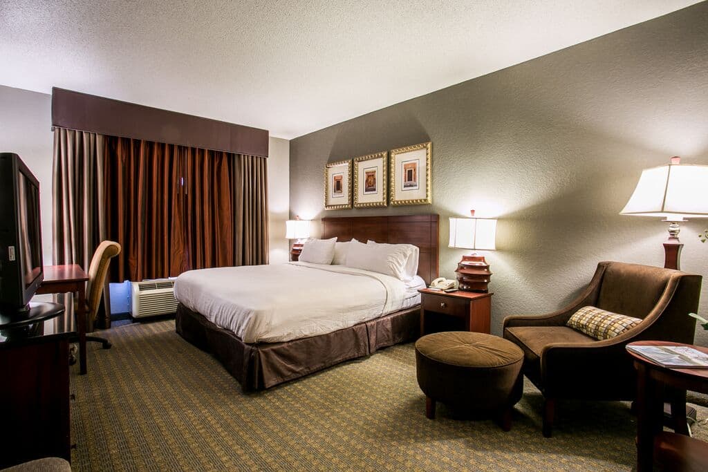 DoubleTree by Hilton Hotel North Charleston - Convention Center — photo 1