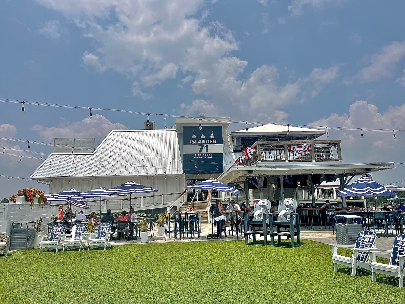 Islander 71 Fish House and Raw Bar — photo 2