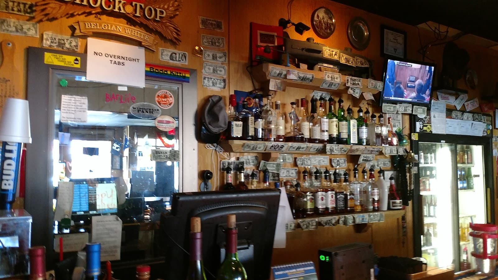 Hunley's Neighborhood Grill — photo 1