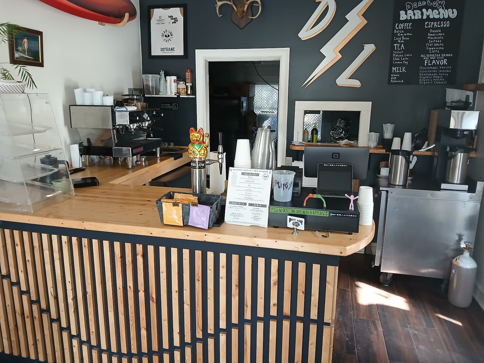Dead Low Cafe