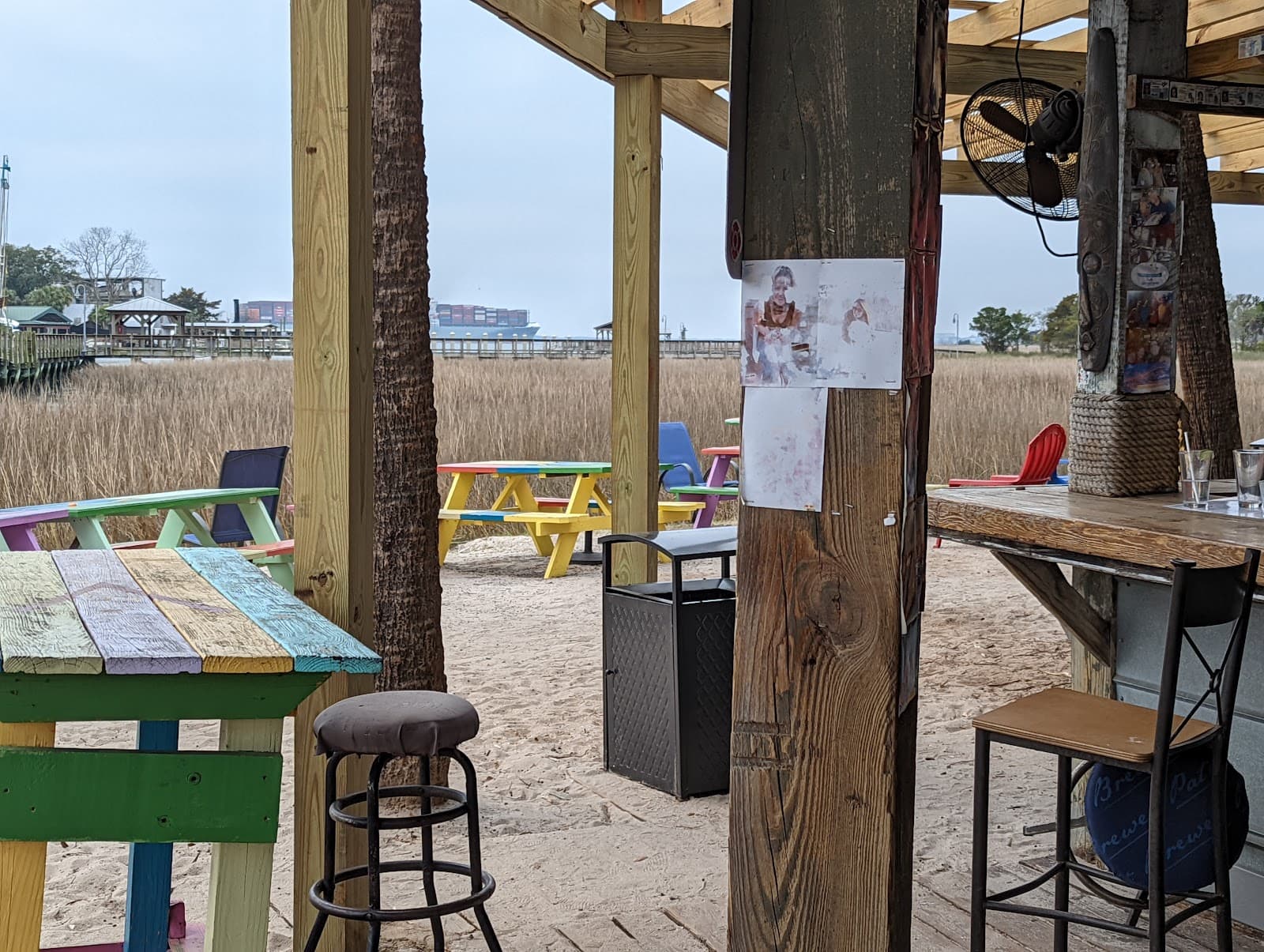 Muddy's Dockside Bar — photo 2