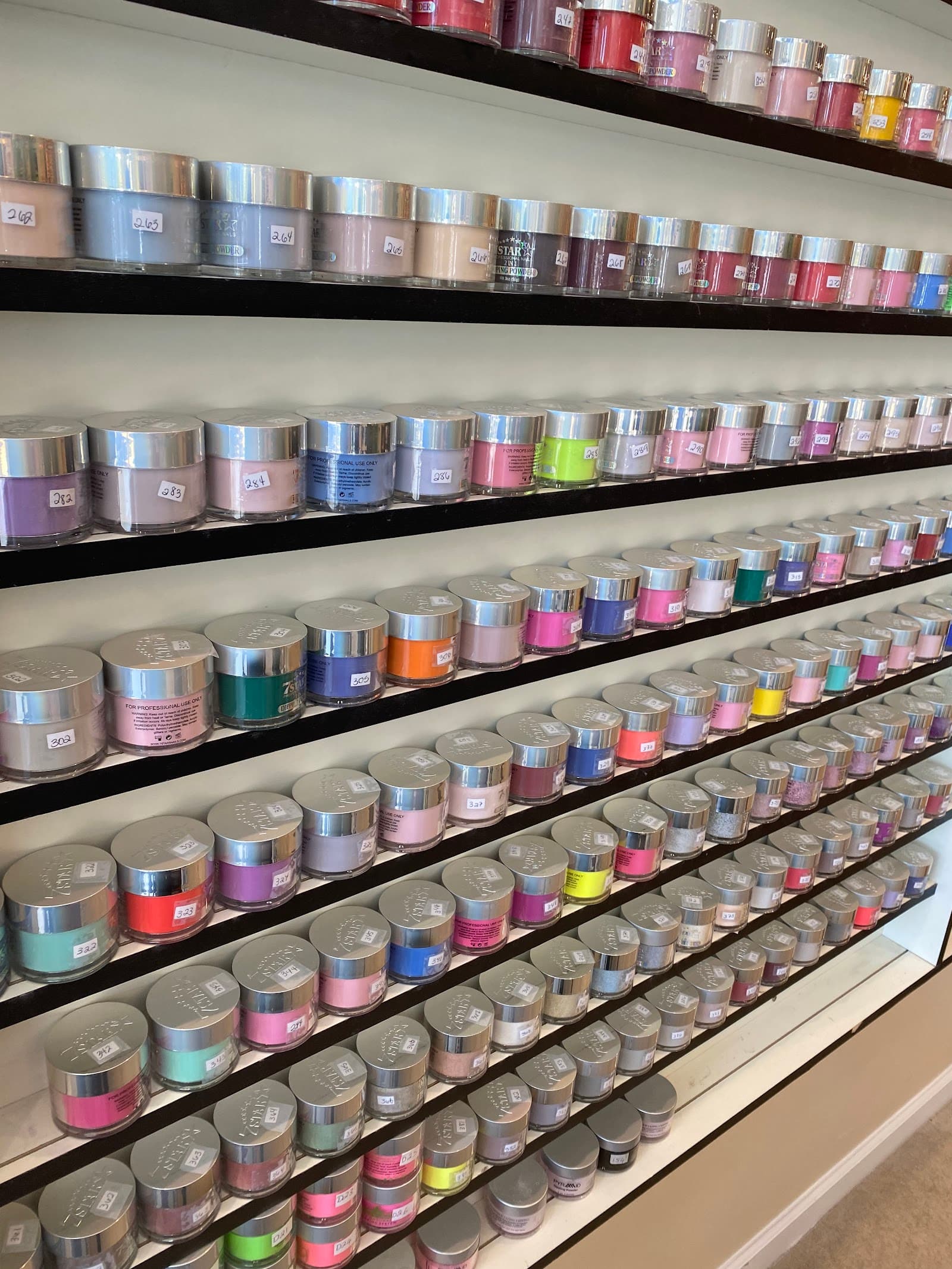 843 NAIL & SPA
