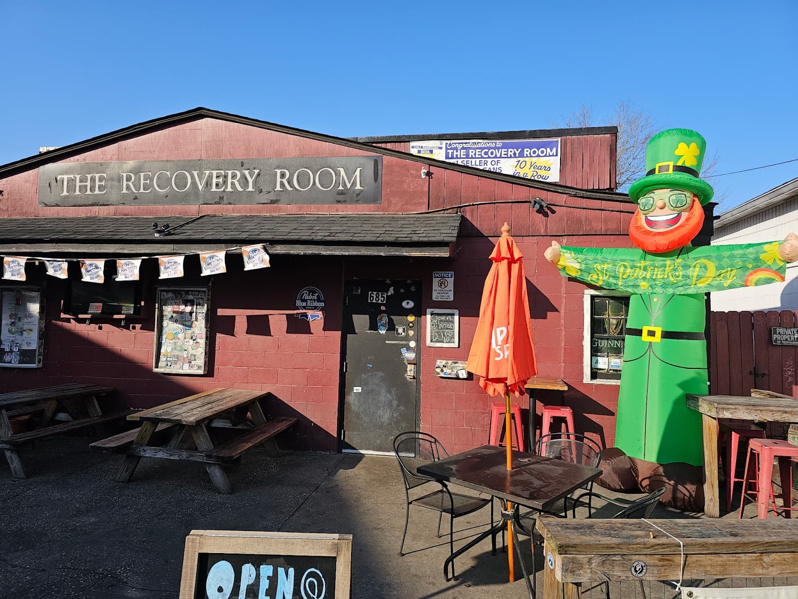 Recovery Room Tavern — photo 2