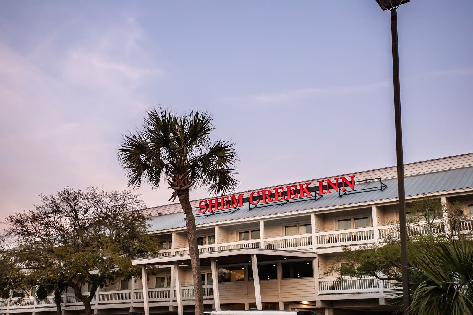 Shem Creek Inn