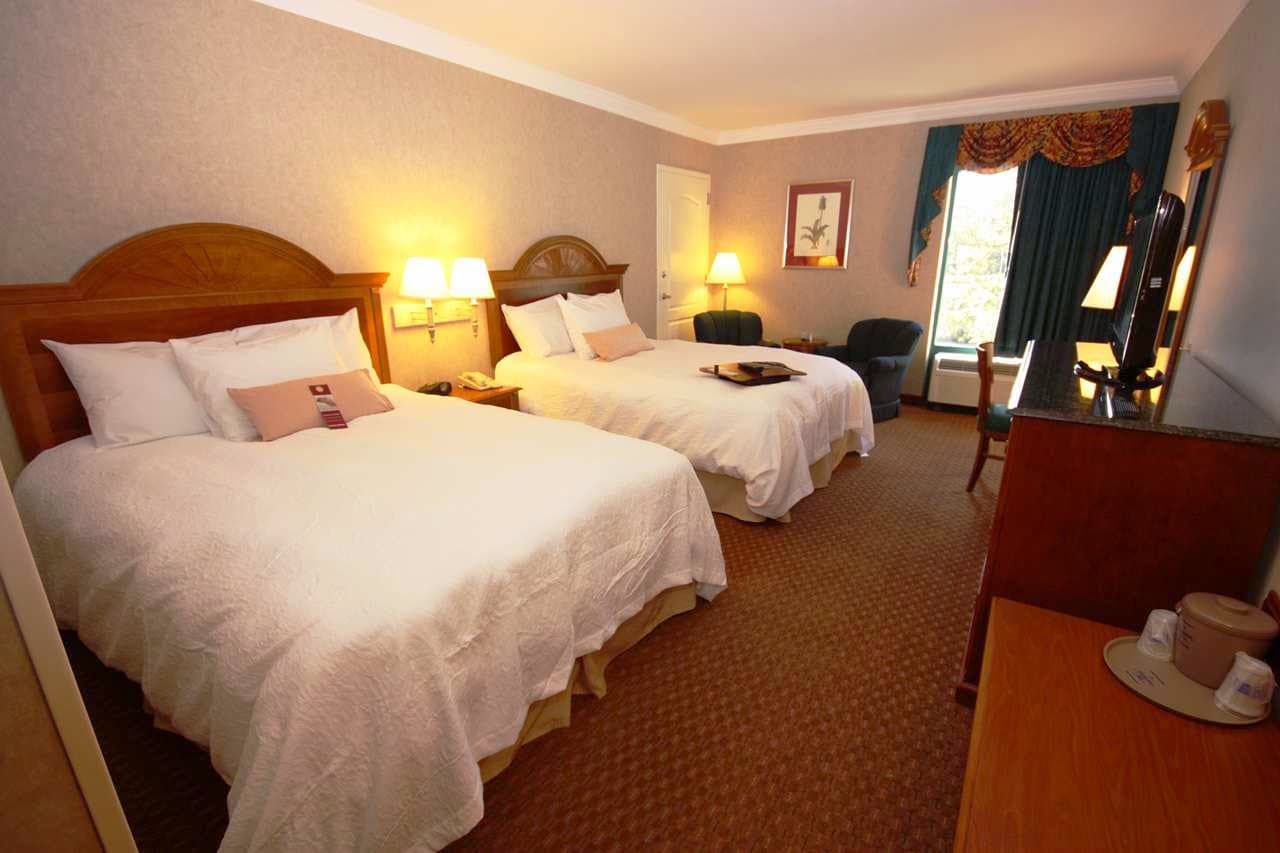 Hampton Inn Charleston-North — photo 2