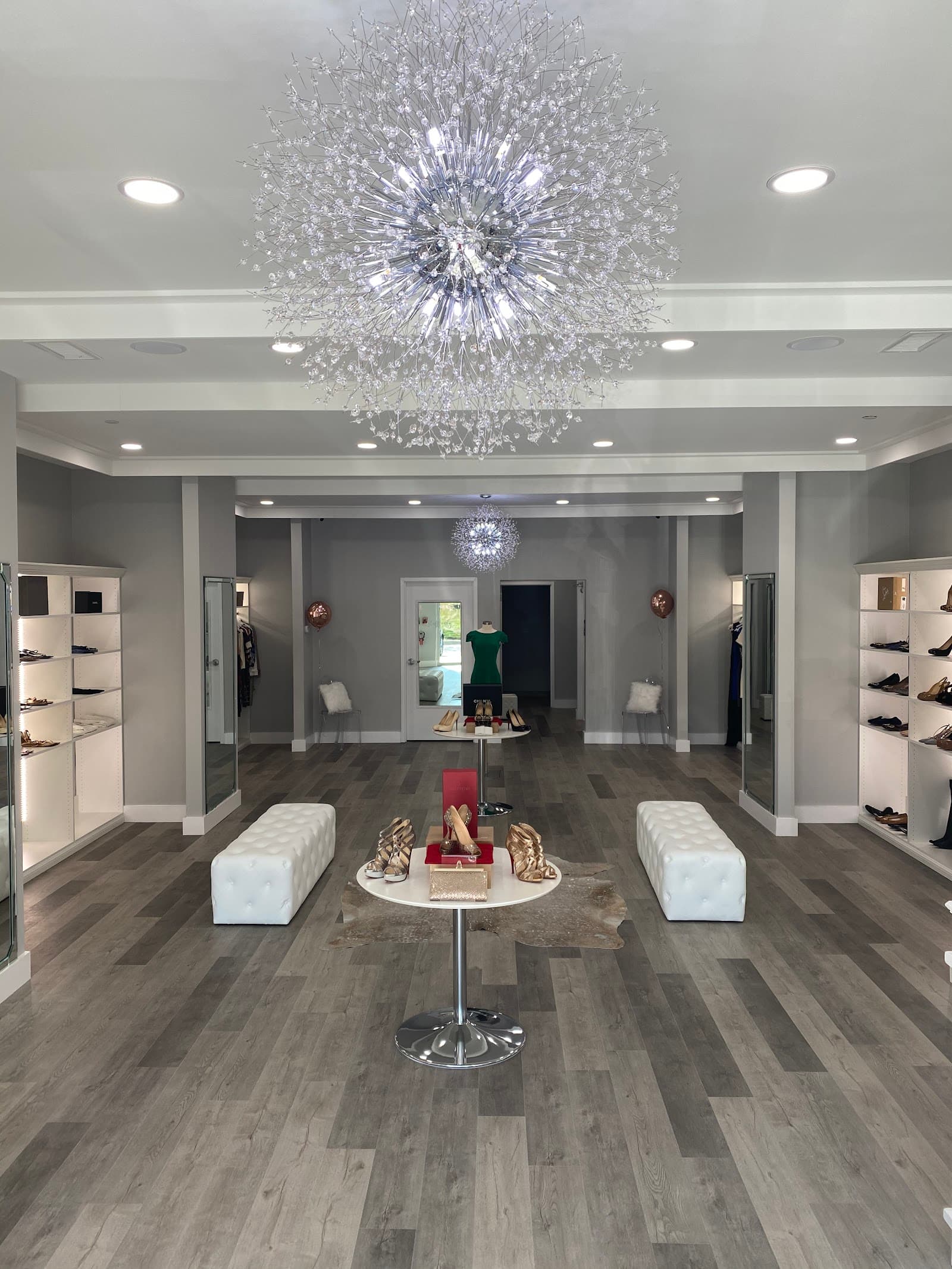 Jolie Luxury Consignment Boutique — photo 1