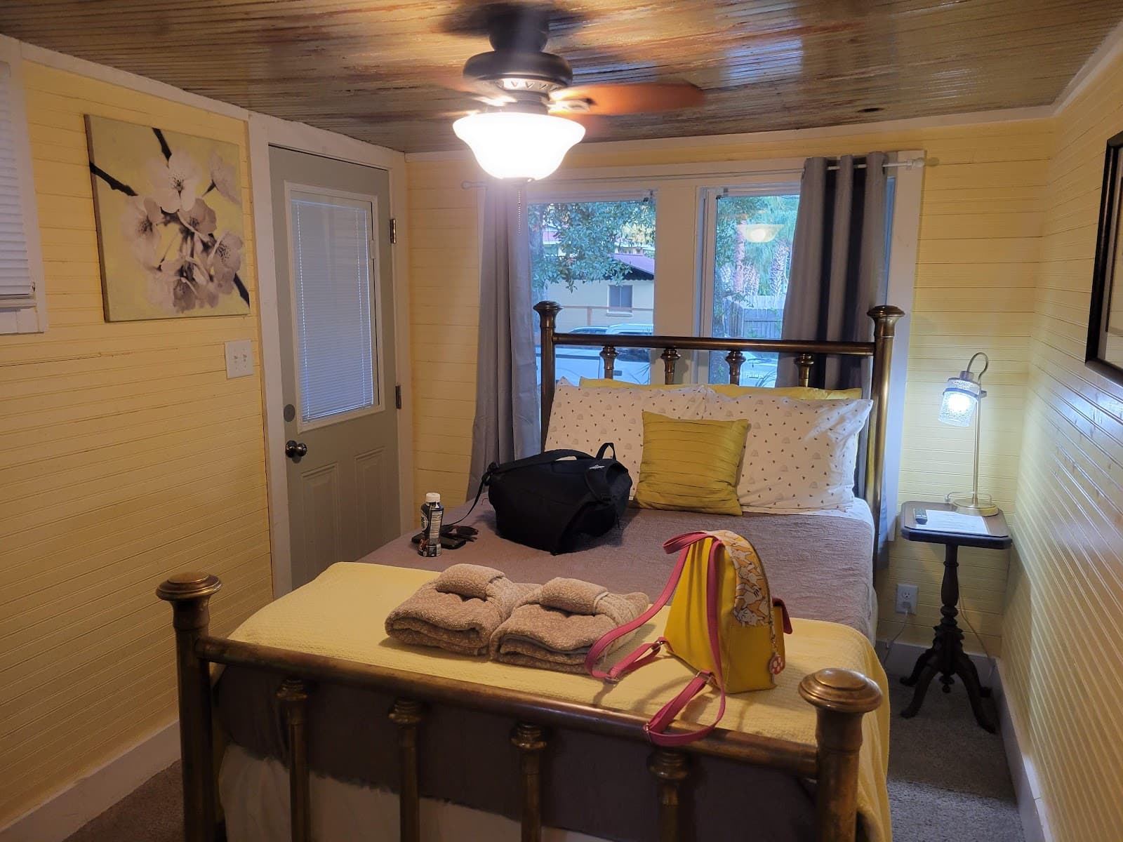 Riverside Inn and Cottages — photo 1
