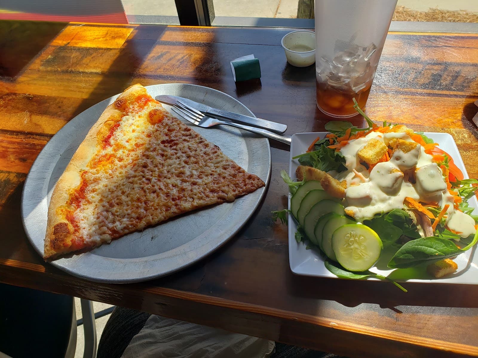 Famulari's Pizzeria: West Ashley — photo 2