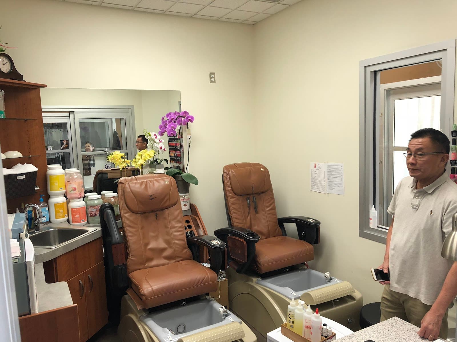 Sola Salons