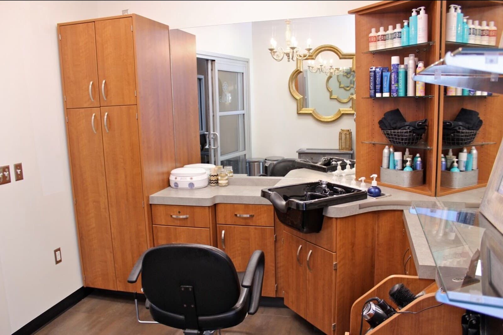 Sola Salons — photo 1