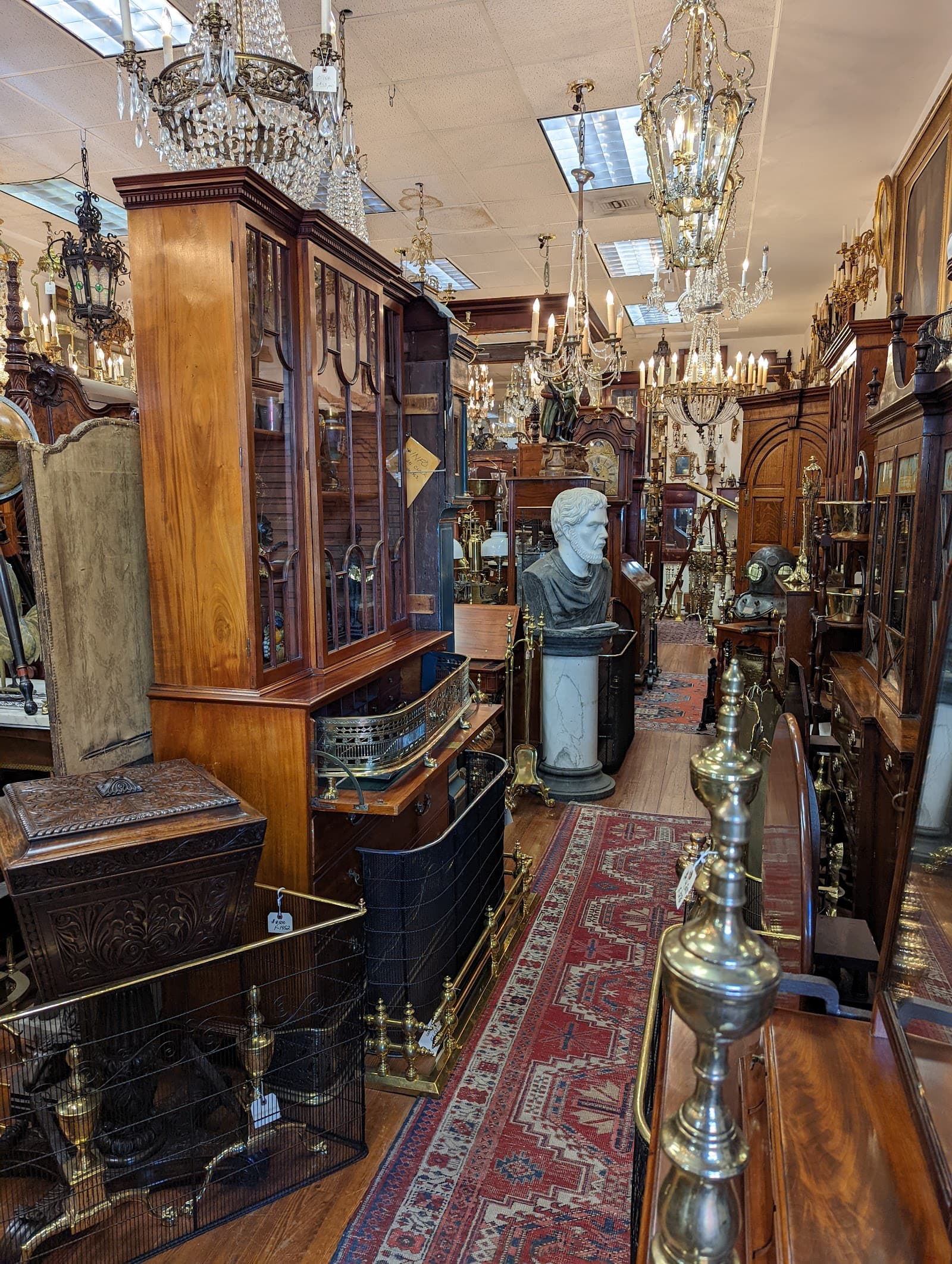 Golden and Associates Antiques — photo 1