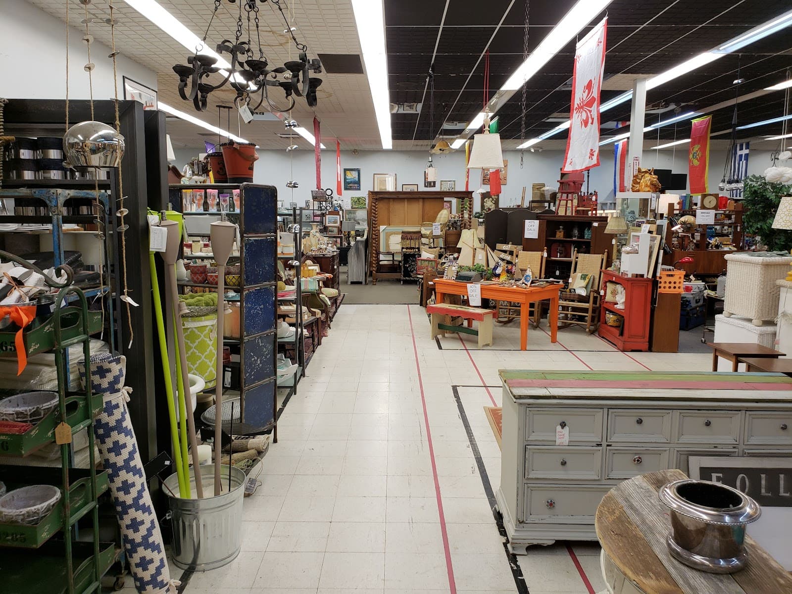 Eclectic Finds, Antiques and Interiors