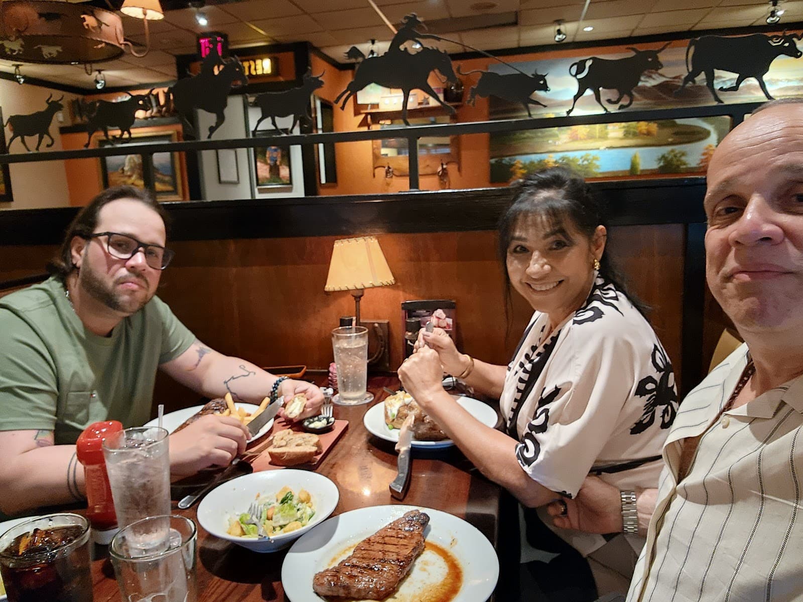 LongHorn Steakhouse — photo 1