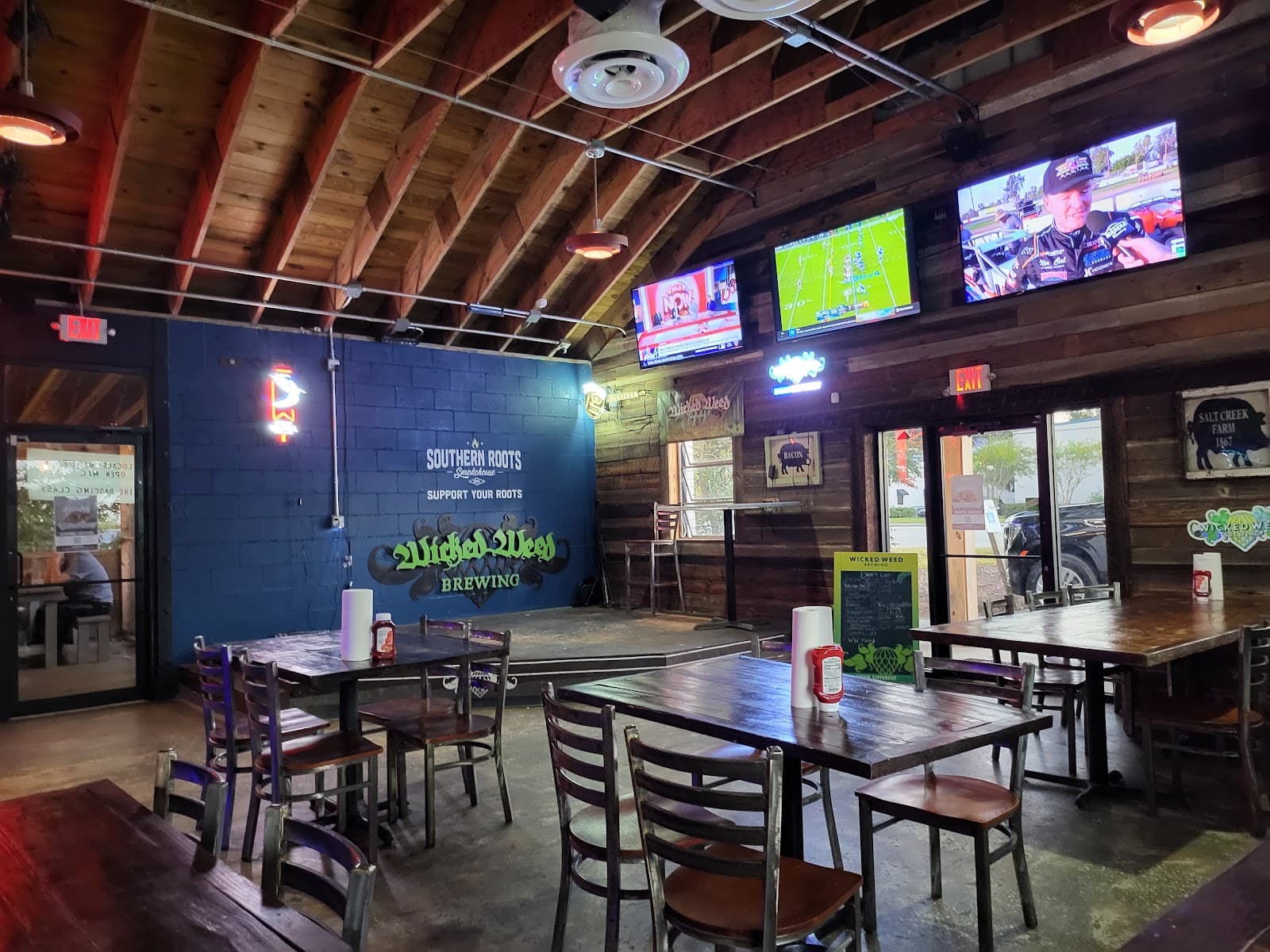 Southern Roots Smokehouse — photo 1