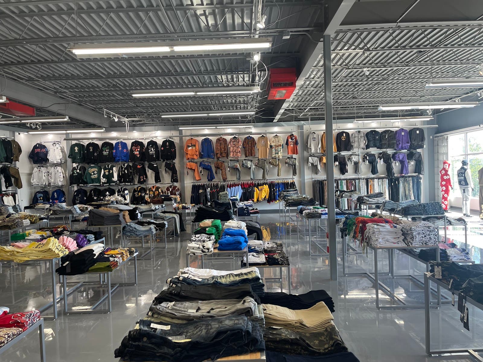 Urban Gear — photo 1