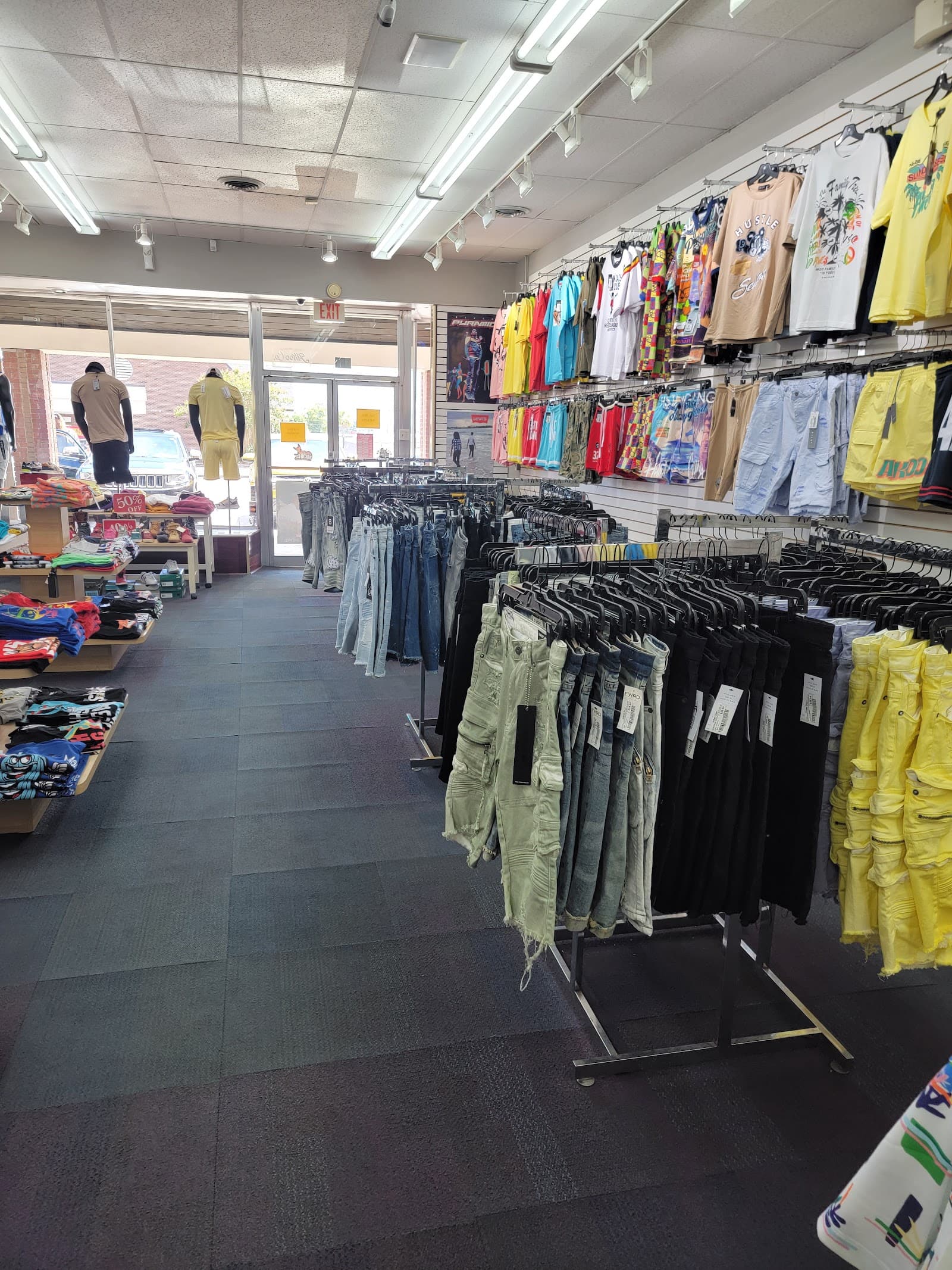 Urban Gear — photo 2