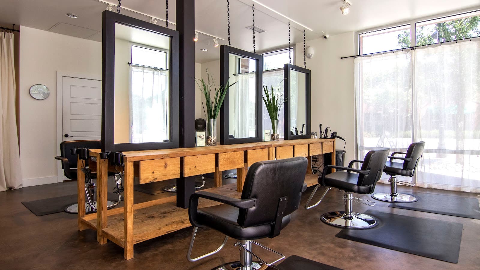 STOX & CO. - Salon, Spa, Boutique — photo 2
