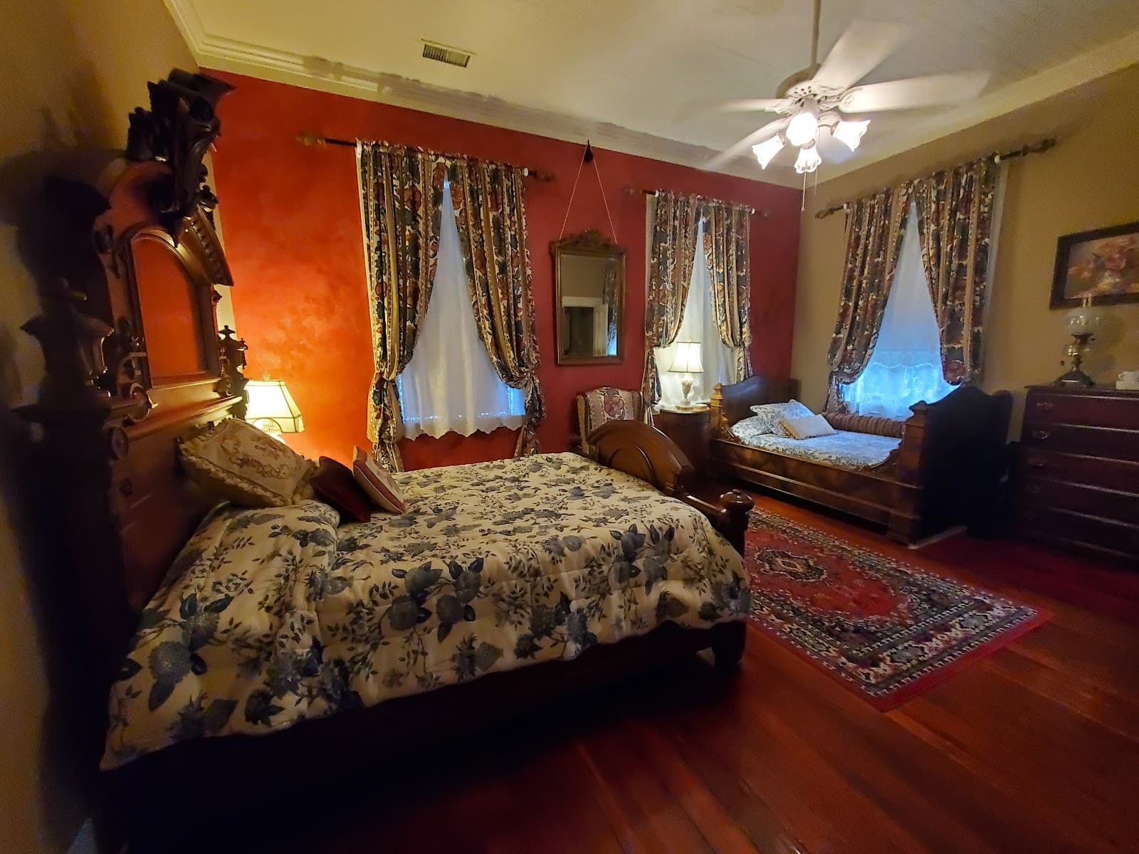Flowertown Bed & Breakfast 3 Star Hotel — photo 1