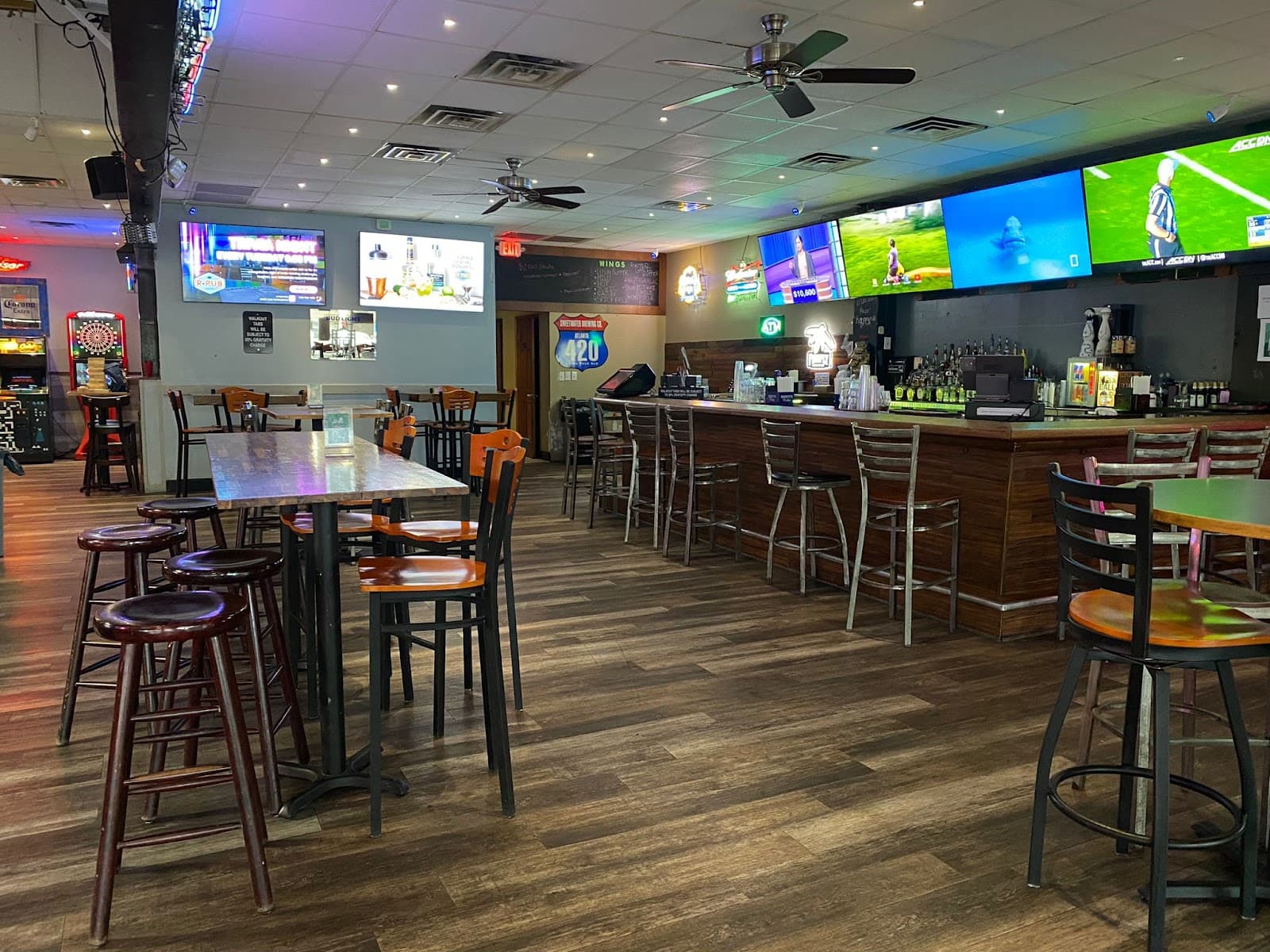 R Pub — photo 2