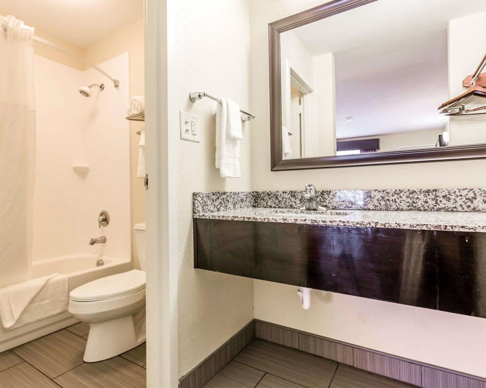Quality Inn Mt. Pleasant - Charleston — photo 2