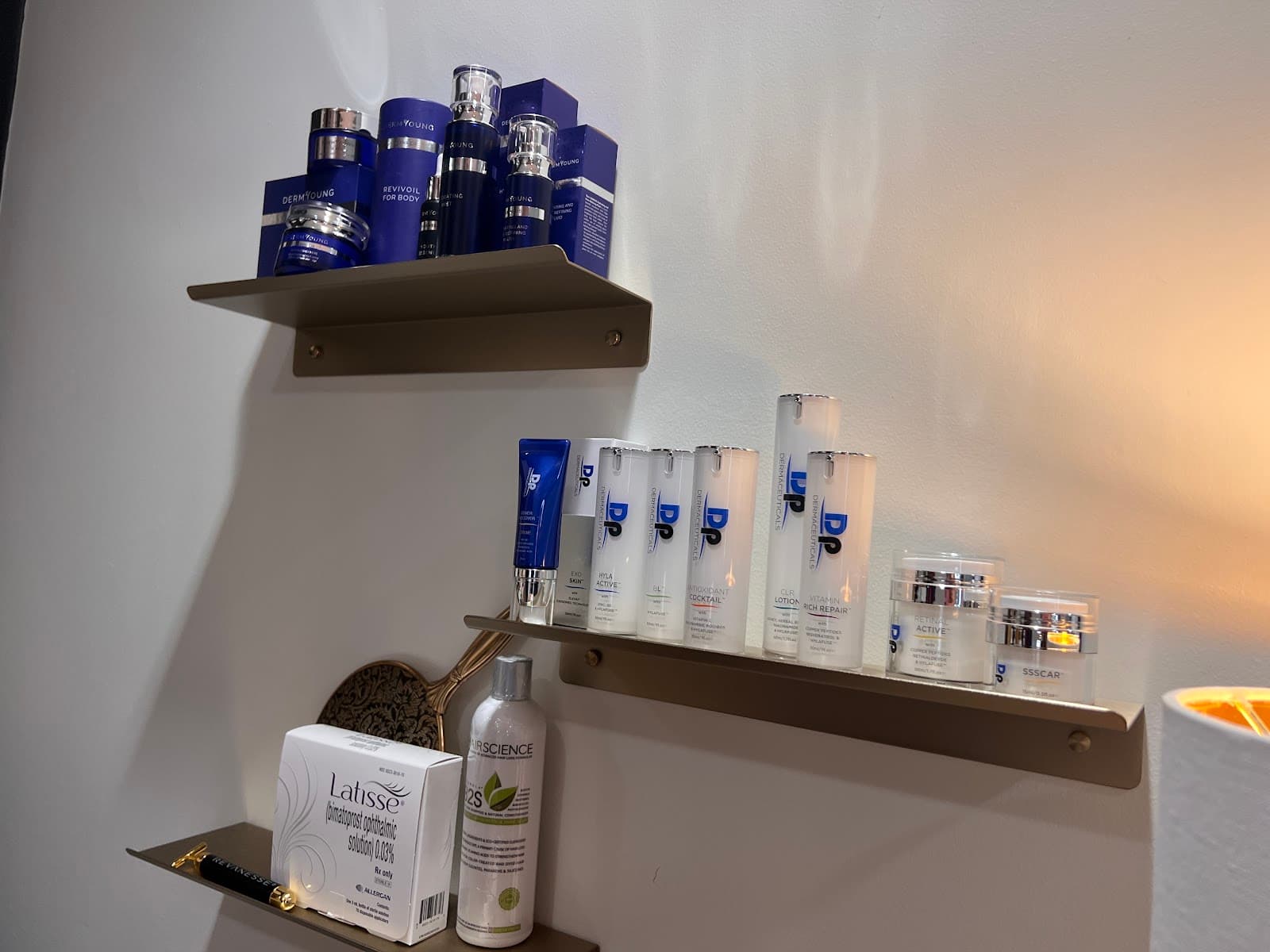 AURĀE Modern Medical + Spa
