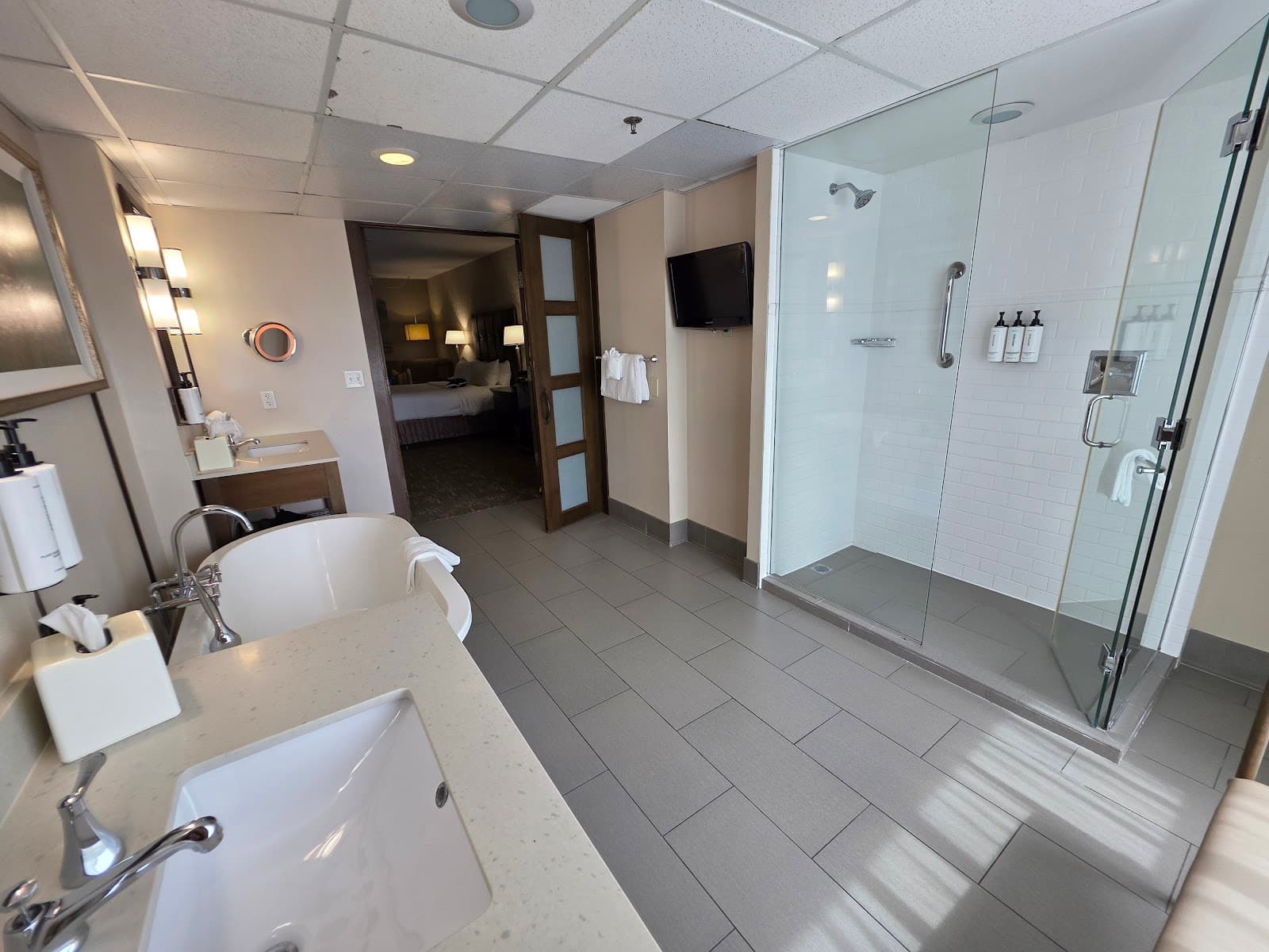 Crowne Plaza Charleston Airport - Conv Ctr, an IHG Hotel — photo 2
