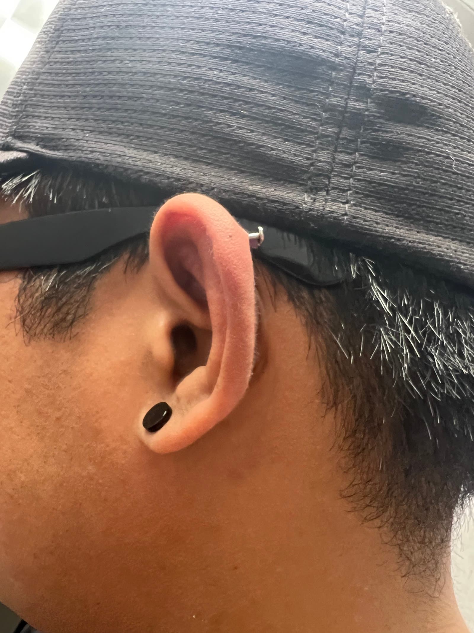STUDS — photo 1