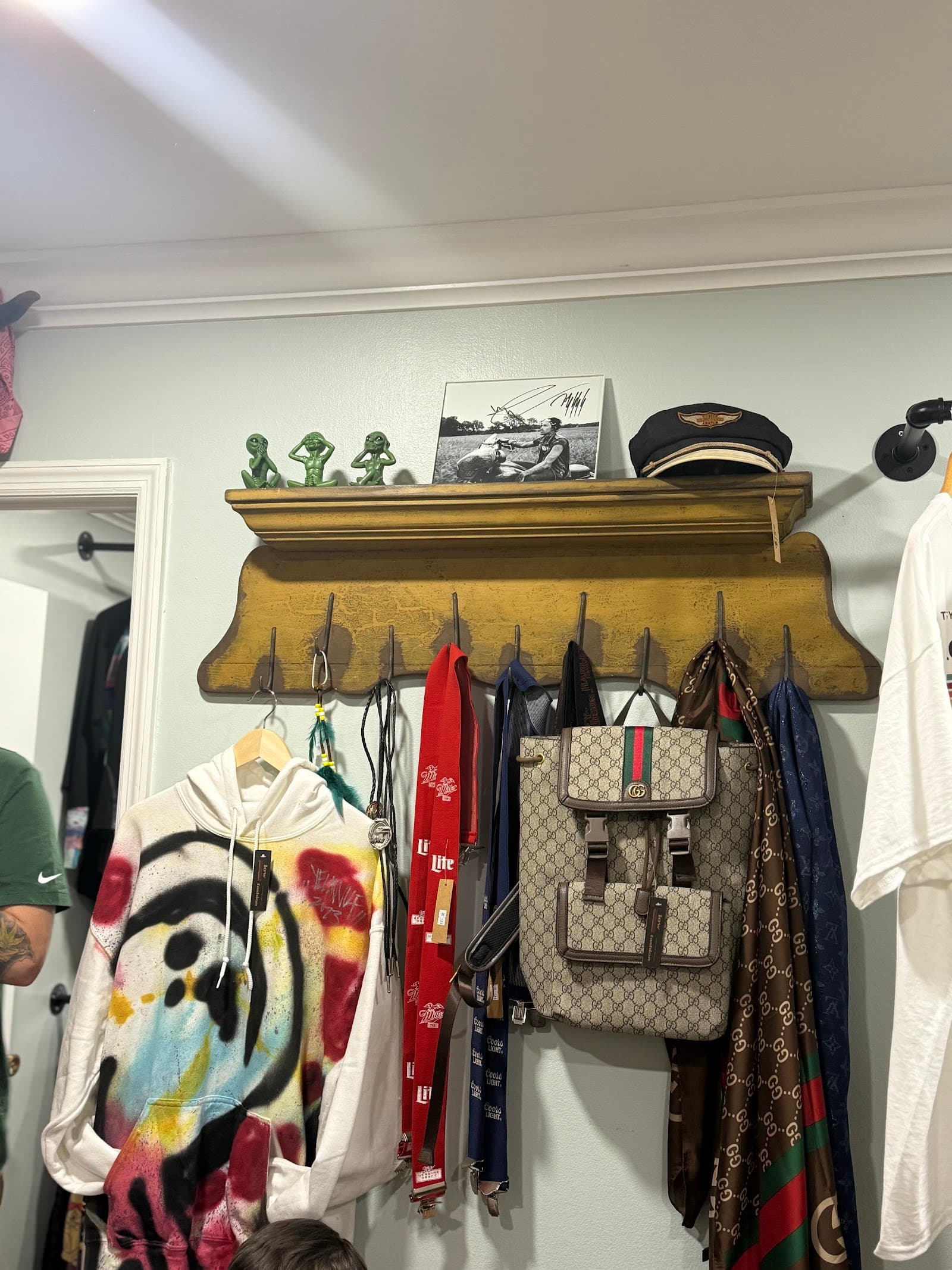 Low Fashion Vintage Retail and Thrift — photo 1