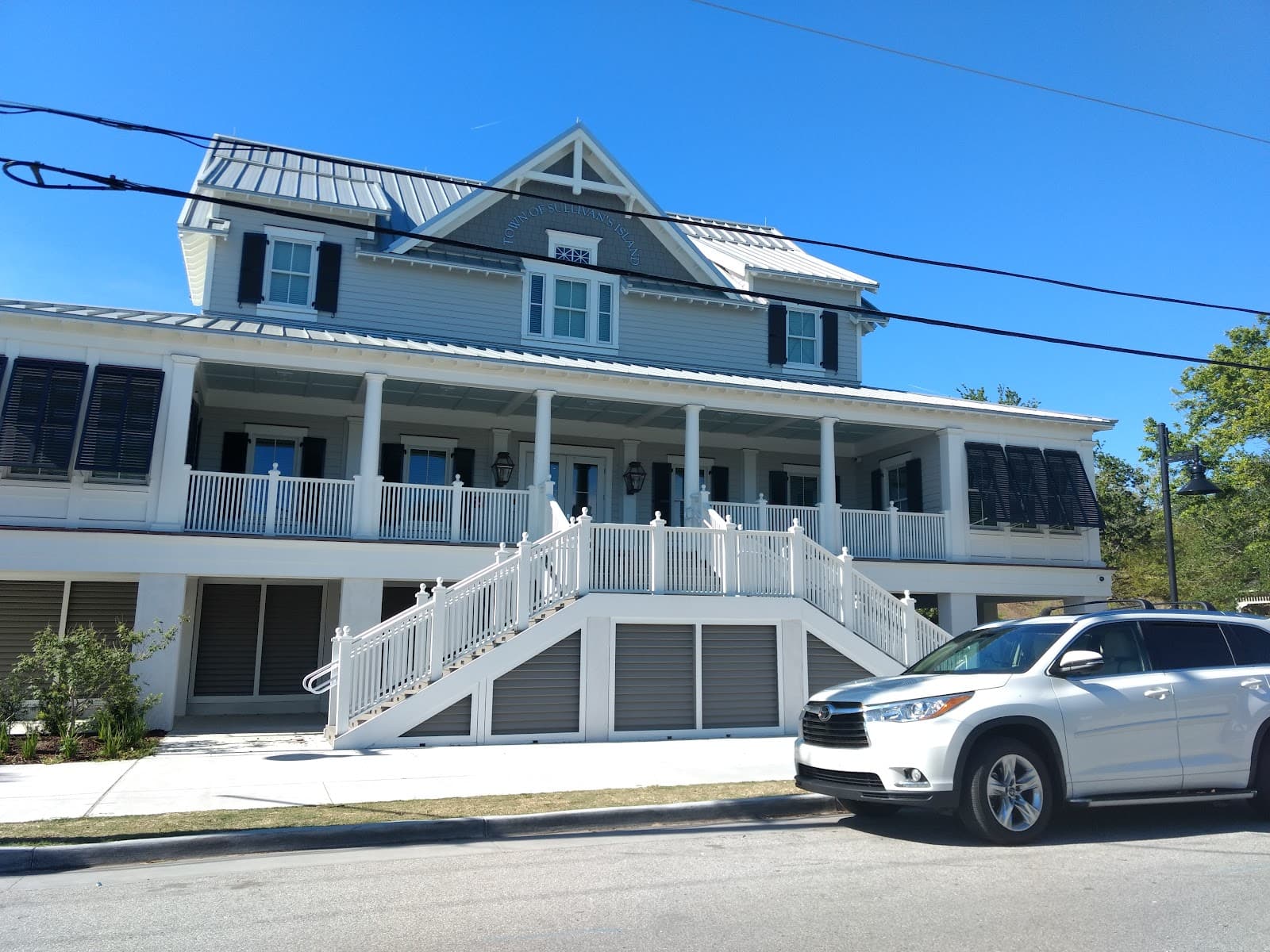 Sullivan's Island — Town