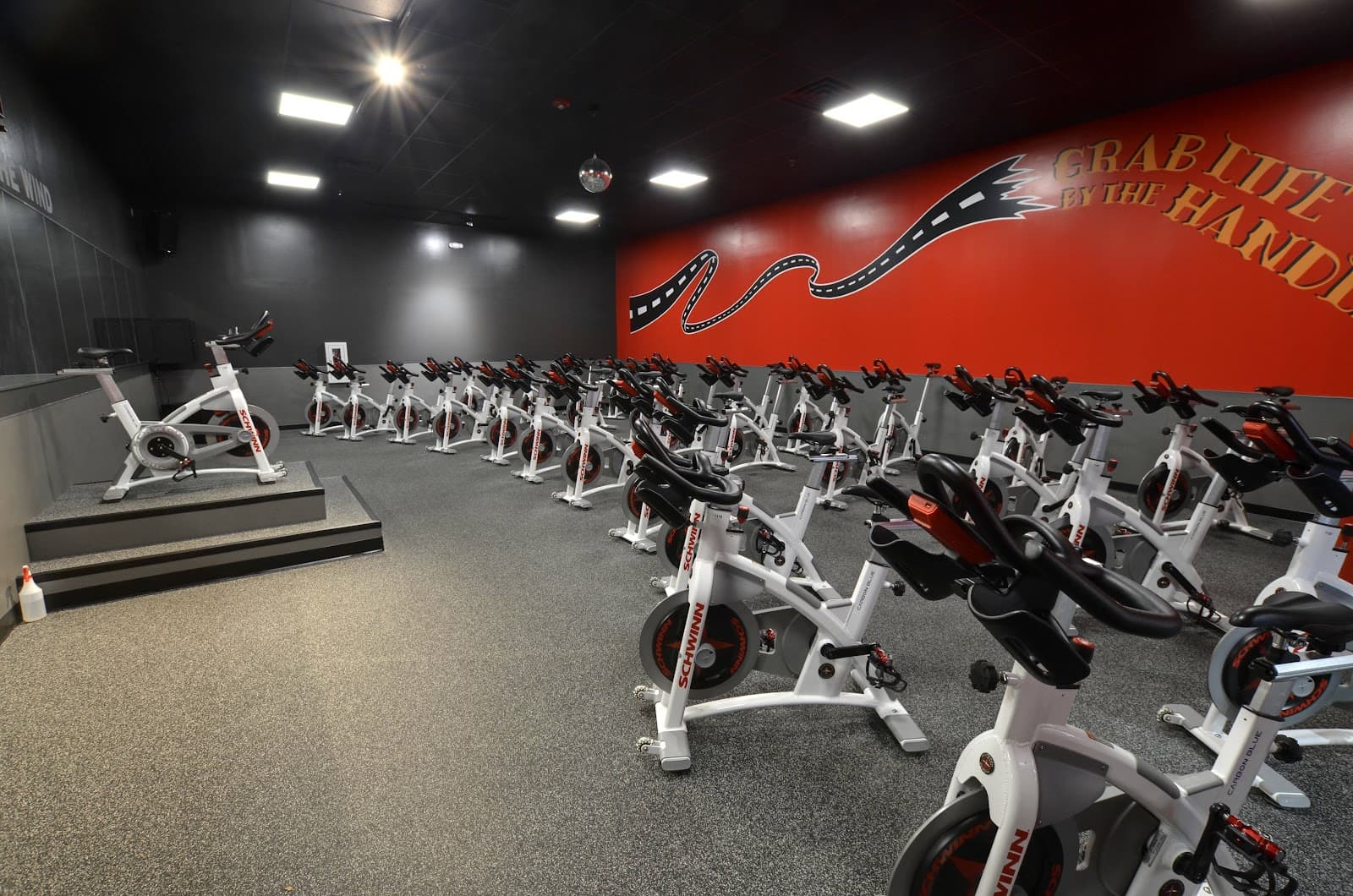 Crunch Fitness - Mount Pleasant — photo 1