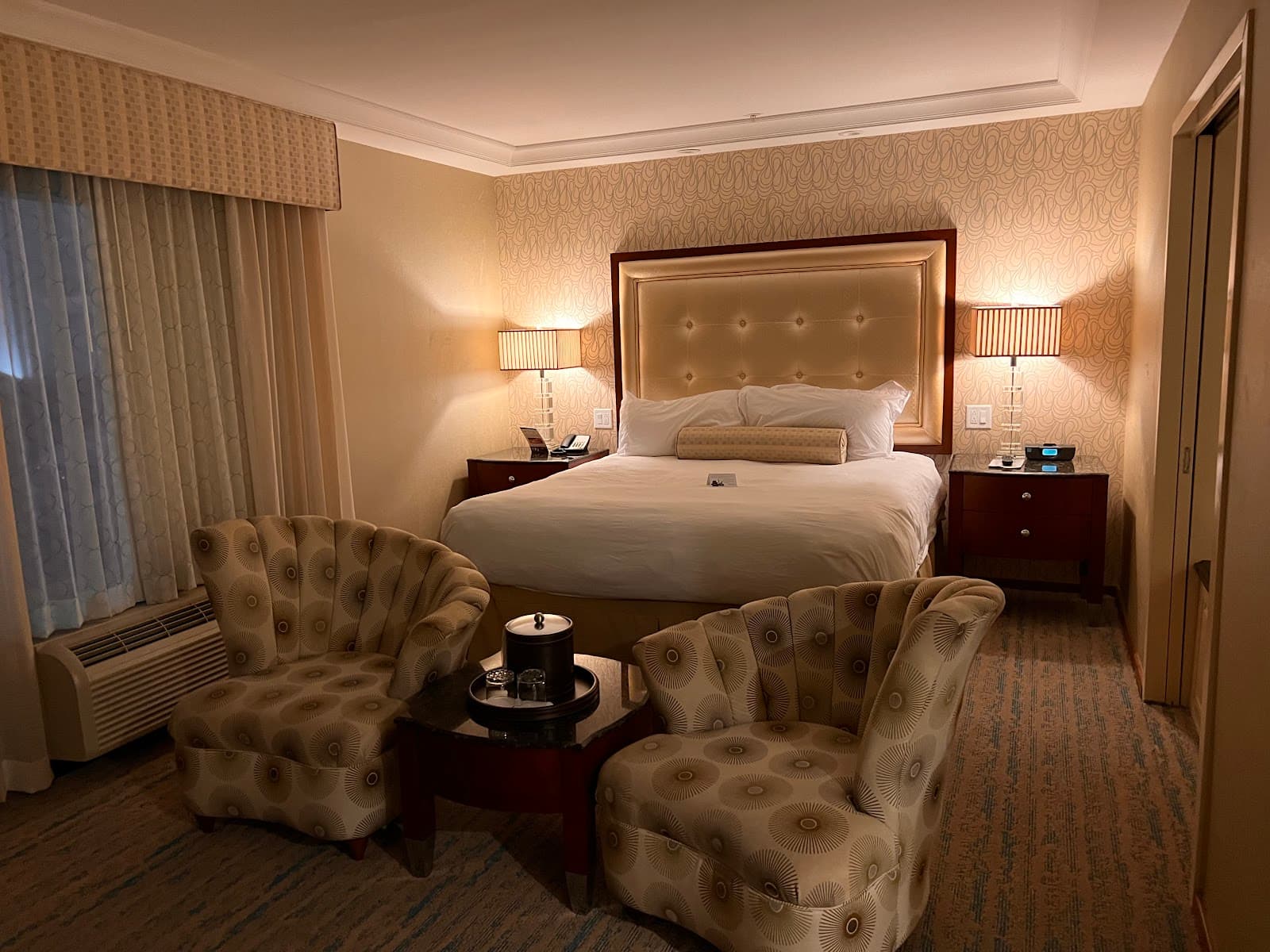 Town & Country Inn and Suites — photo 1